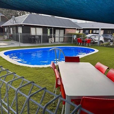 פאראפאראומו Asure Kapiti Court Motel מראה חיצוני תמונה