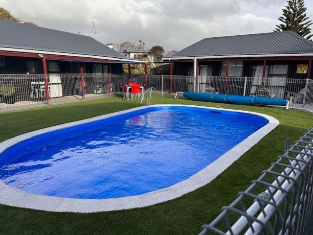 פאראפאראומו Asure Kapiti Court Motel מראה חיצוני תמונה