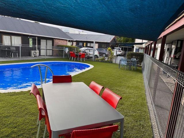 פאראפאראומו Asure Kapiti Court Motel מראה חיצוני תמונה