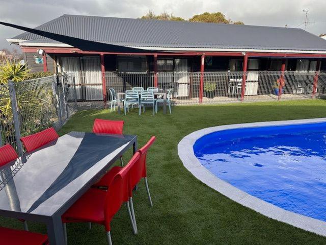 פאראפאראומו Asure Kapiti Court Motel מראה חיצוני תמונה
